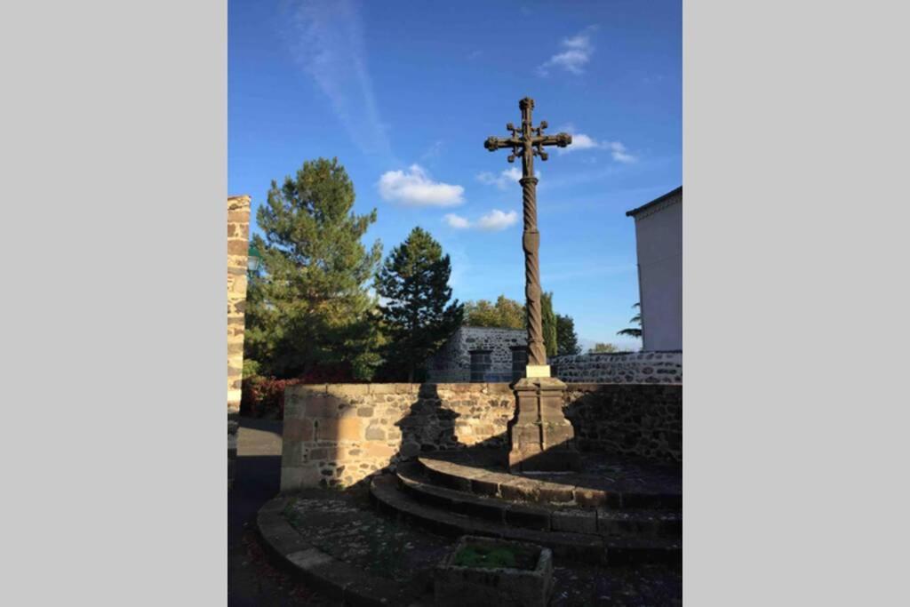 Maisonnette En Pierre Independante De 20 M2 Saint-Cirgues-sur-Couze Bagian luar foto